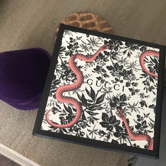 18K Gucci Gold Mystic Enamel Icon Blooms Ring - Picture 3 of 8